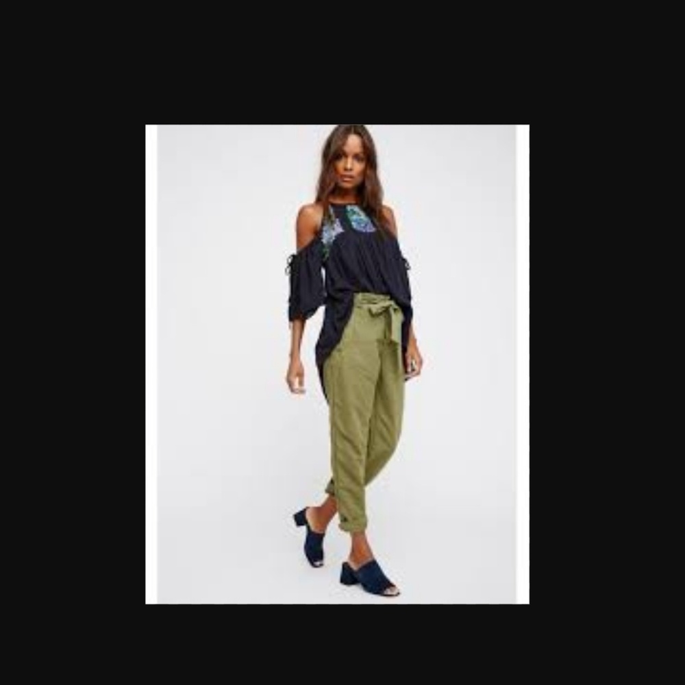Free People Fast Times Peasant Top Cold Shoulder Embroidered Navy Blue Small NWT - Picture 9 of 10